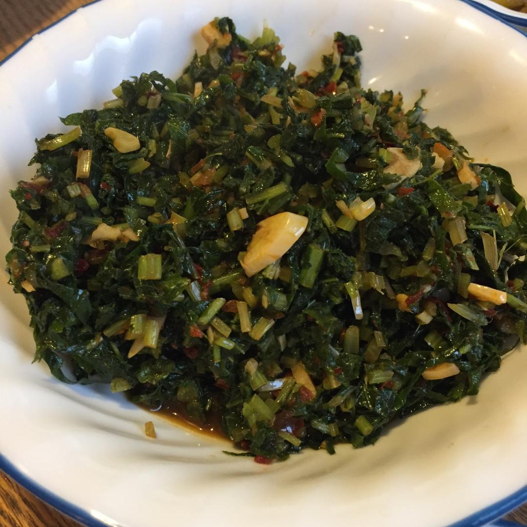 辣椒酱爆炒萝卜叶(超级下饭菜)