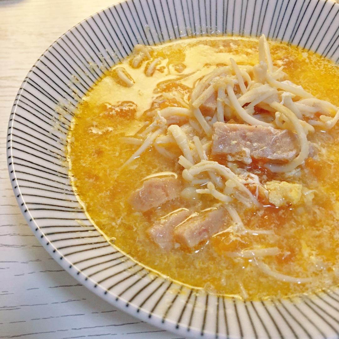 鲜美的西红柿金针菇汤🍲