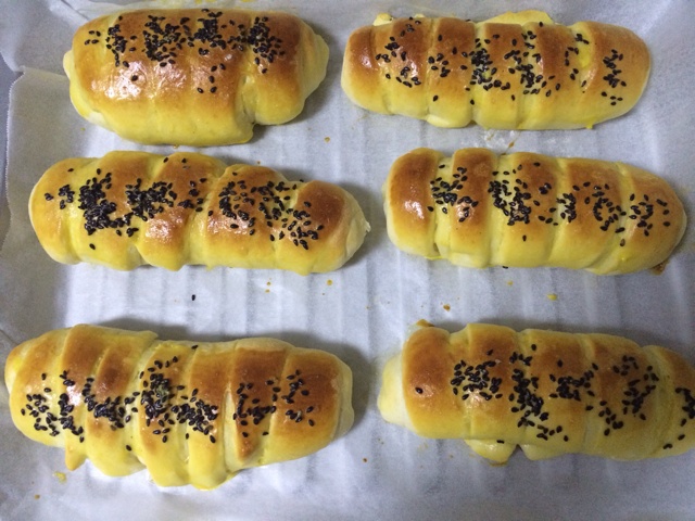 毛毛虫肉松面包