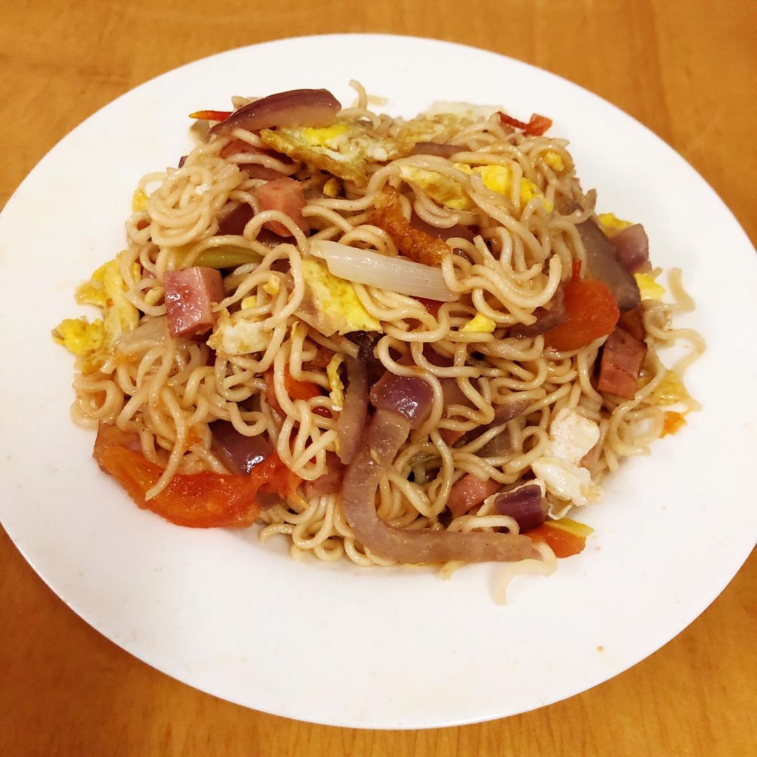 西红柿洋葱炒面