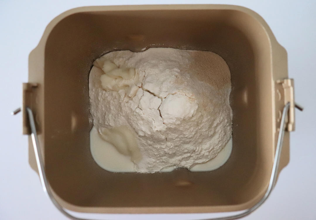 纯奶手撕吐司的做法 步骤1