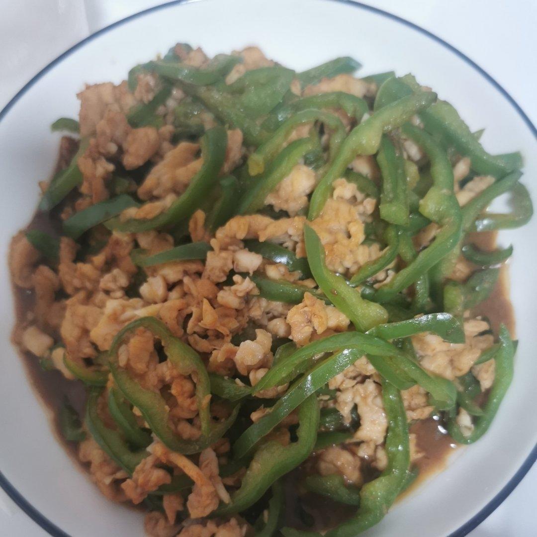 巨好吃的青椒炒鸡胸肉丝，超下饭