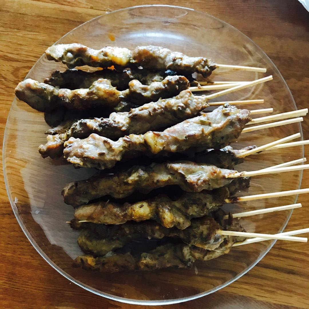 在家轻松烤出美味的羊肉串