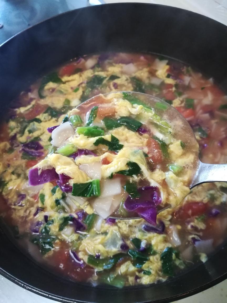 超级快手～饺子皮做的五彩面疙瘩汤