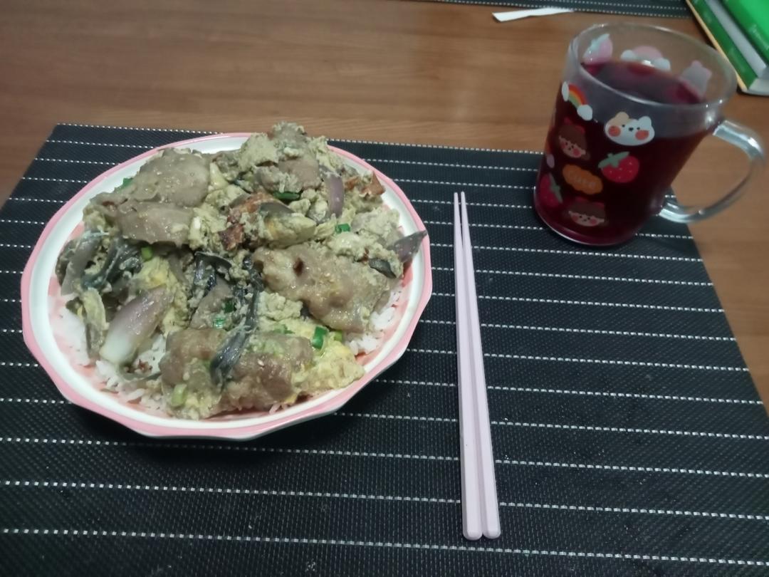 抱蛋肥牛饭
