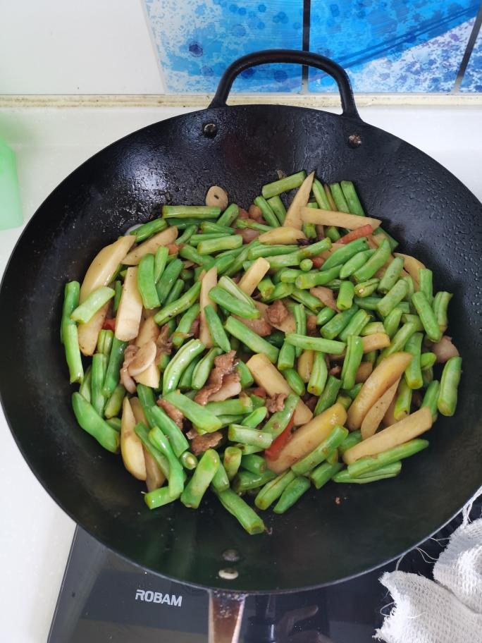 山西特色——手擀土豆豆角肉焖面的做法 步骤7