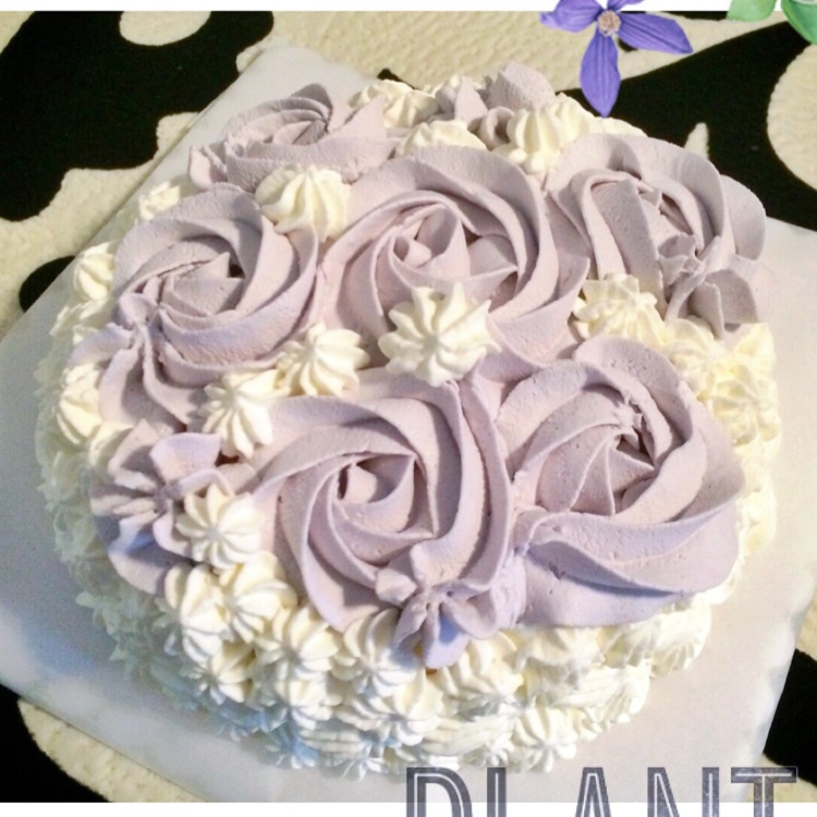 桃子棒冰做的玫瑰花奶油生日蛋糕
