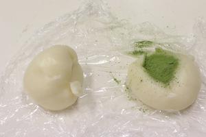 绿豆蓉冰皮月饼的做法 步骤11