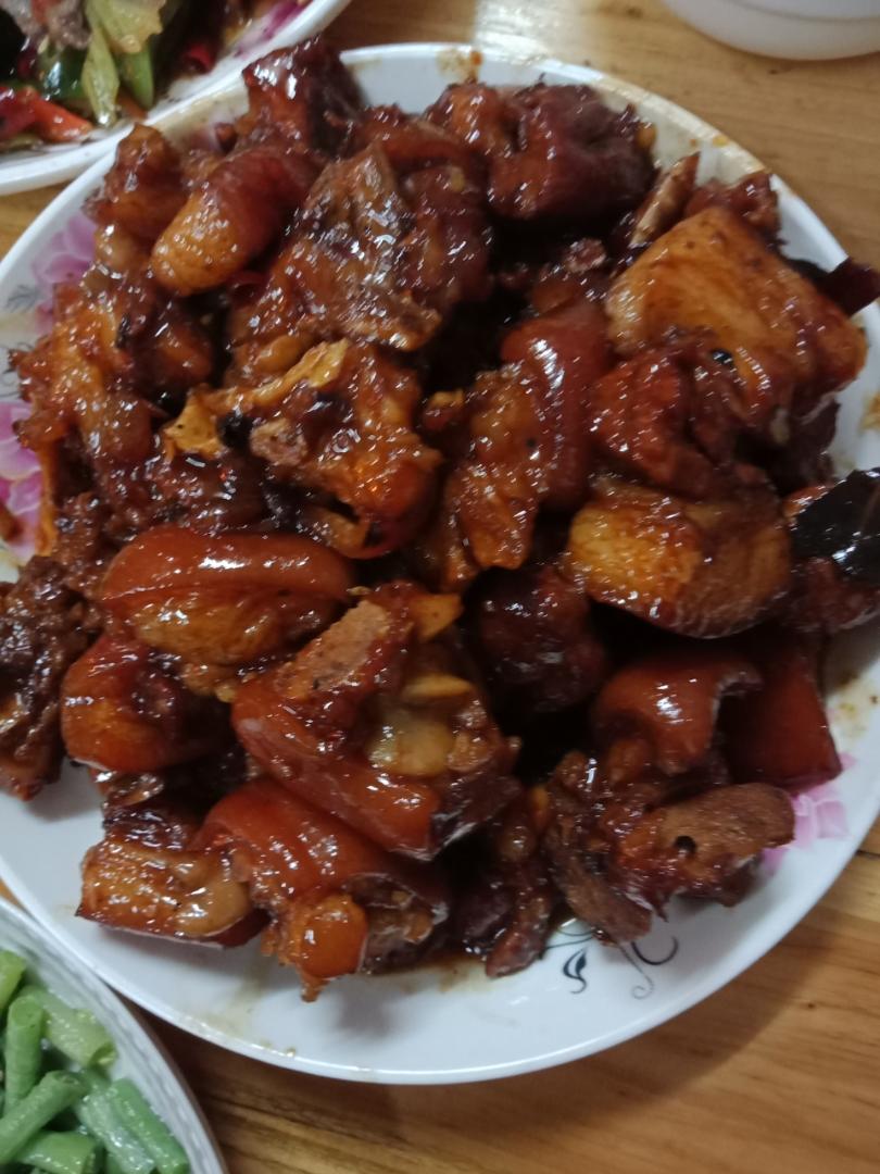 美味的家常菜：红烧猪蹄