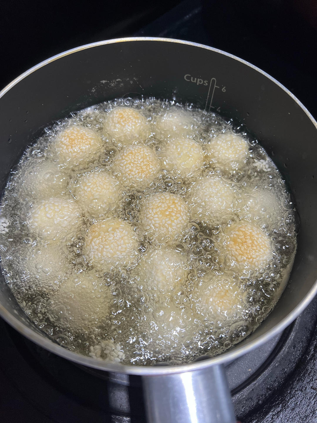 美味的传统小吃之_笑口枣（开口笑）