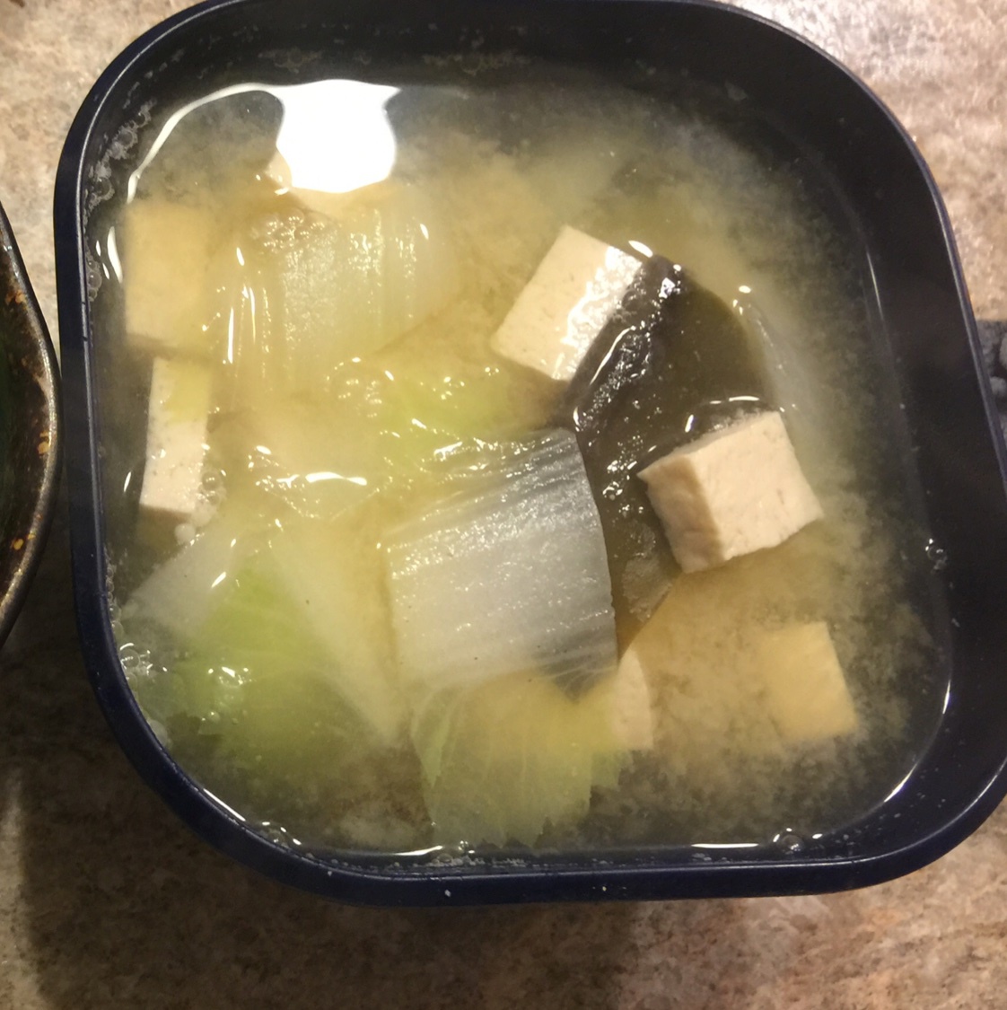 豆腐裙带菜味噌汤