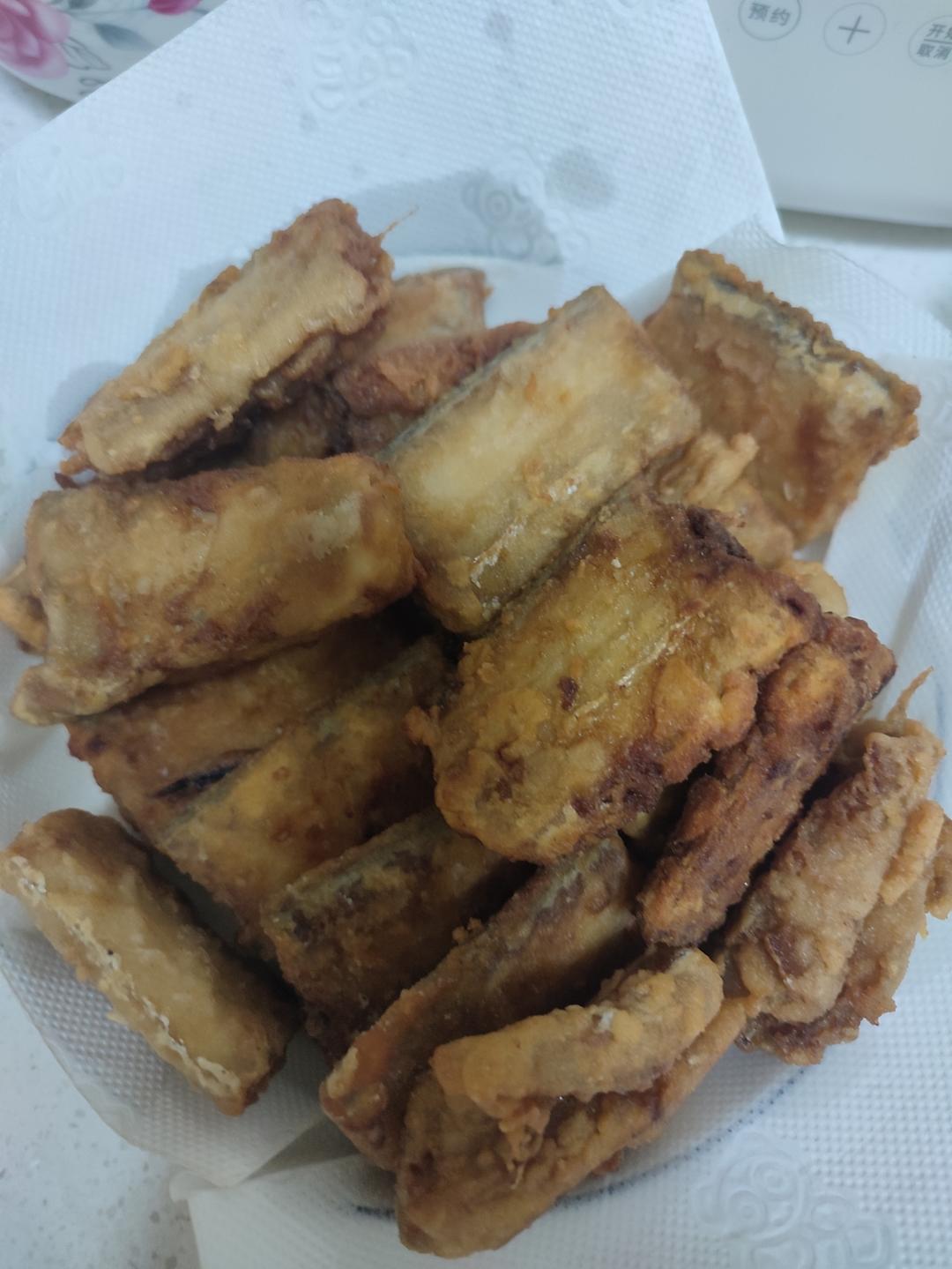 炸带鱼段(一点小窍门油就不浑了)