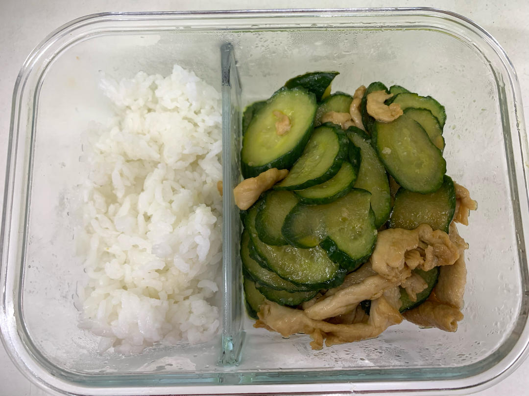 黄瓜炒肉片