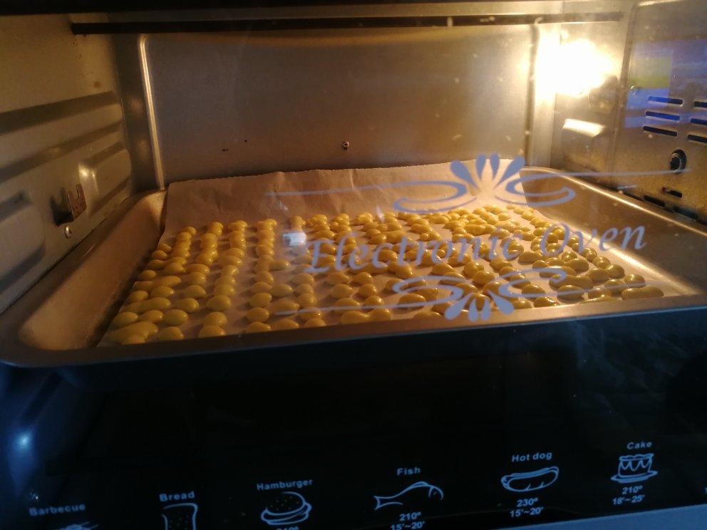 入口即化的无添加蛋黄溶豆