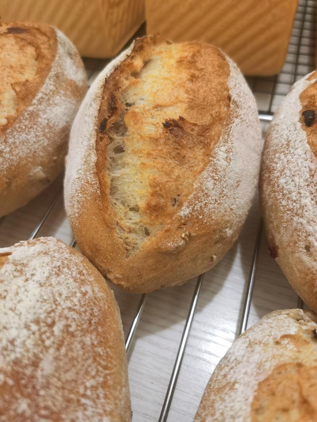 法式乡村面包                      （蔓越莓核桃、培根乳酪）