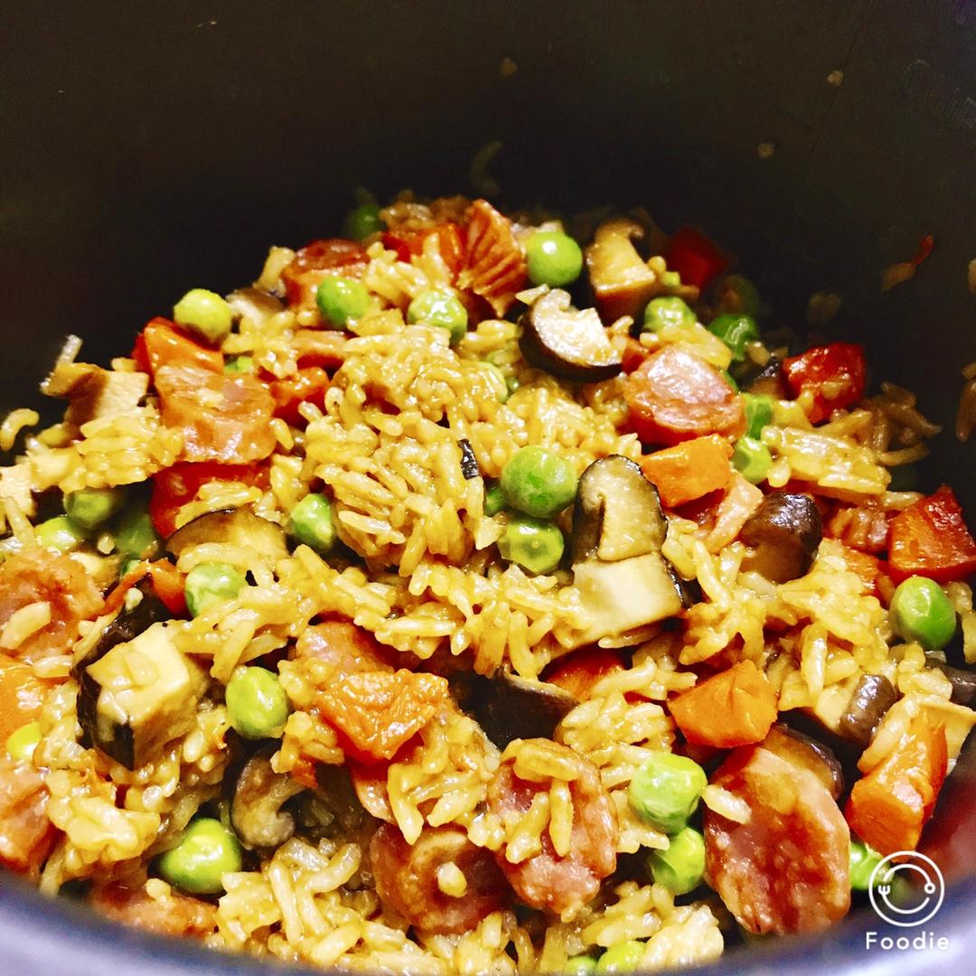 电饭锅版香菇腊肠饭