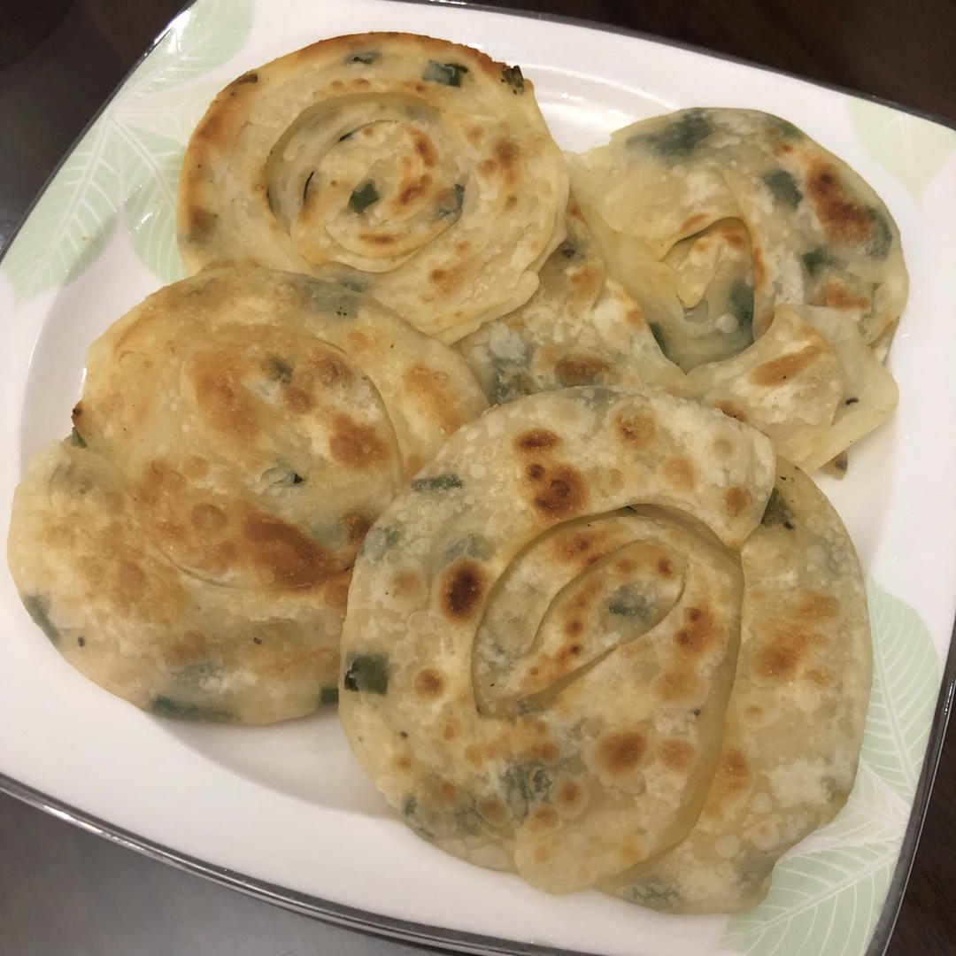 吃剩的饺子皮这样做，竟出乎意料的好吃！