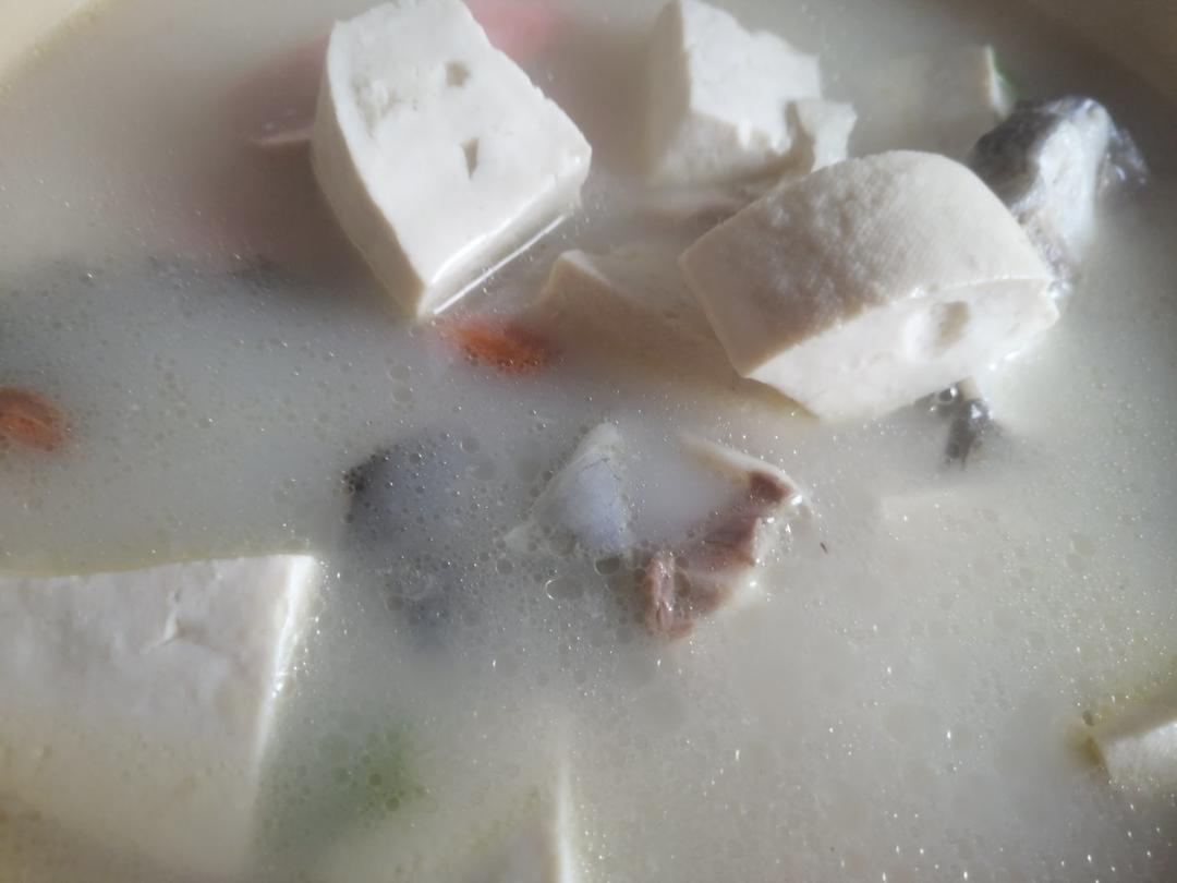 鱼头豆腐汤