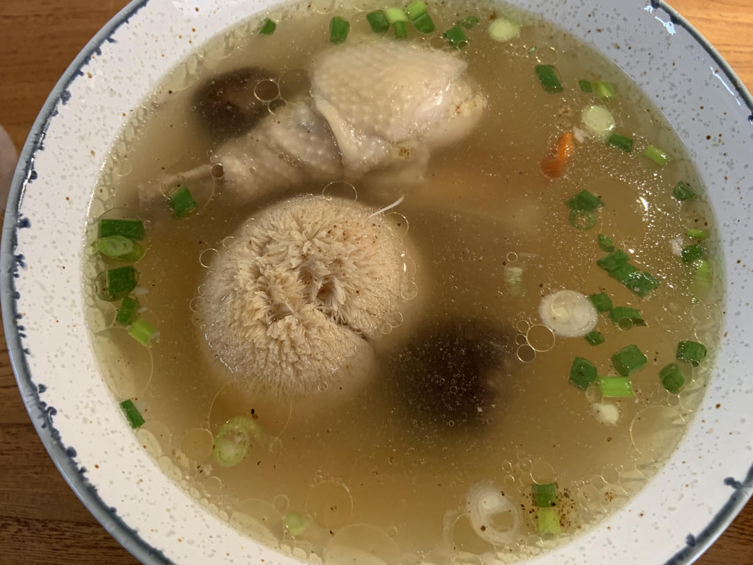 养胃猴头菇炖鸡汤