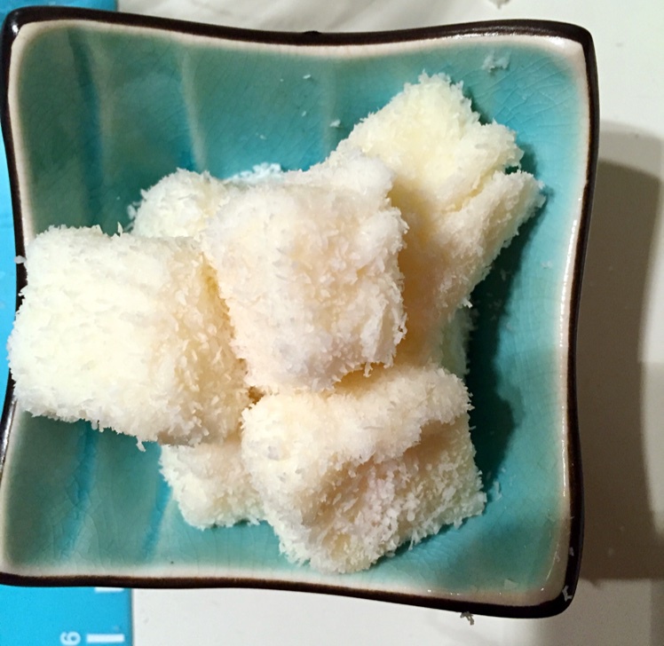 椰丝牛奶小方糕