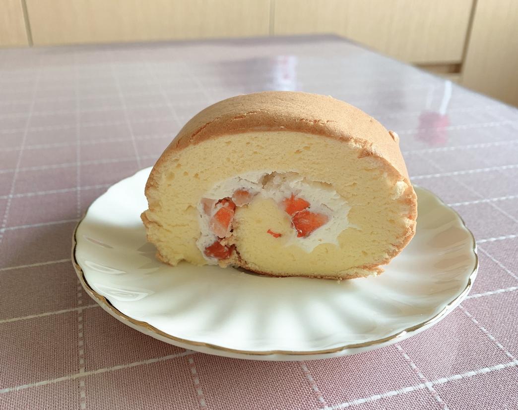 草莓奶油蛋糕卷