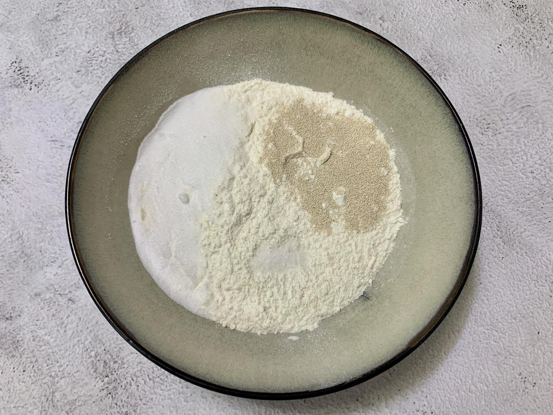 纯奶手撕吐司的做法 步骤1