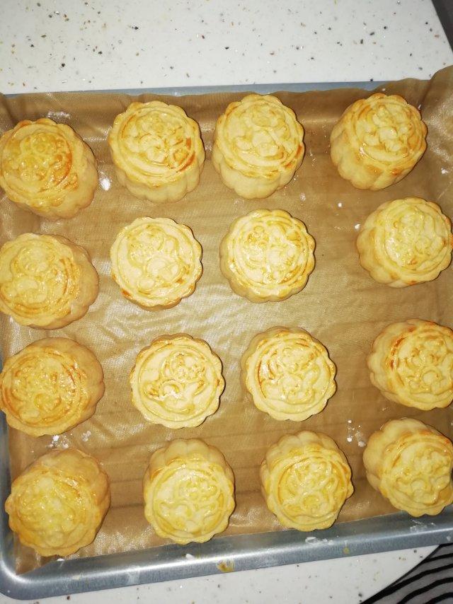 金沙奶黄月饼