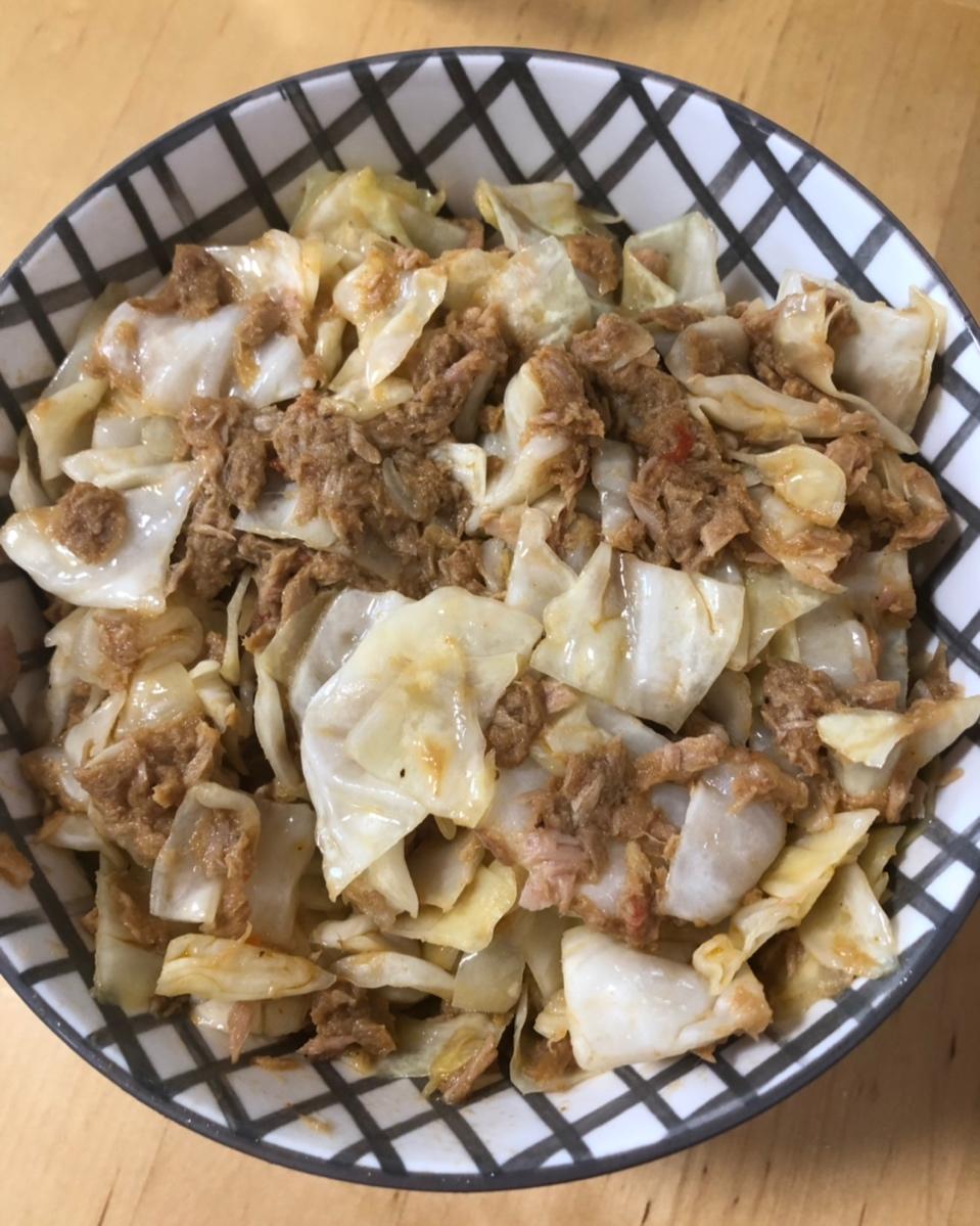 微波炉咖喱金枪鱼拌卷心菜（译）
