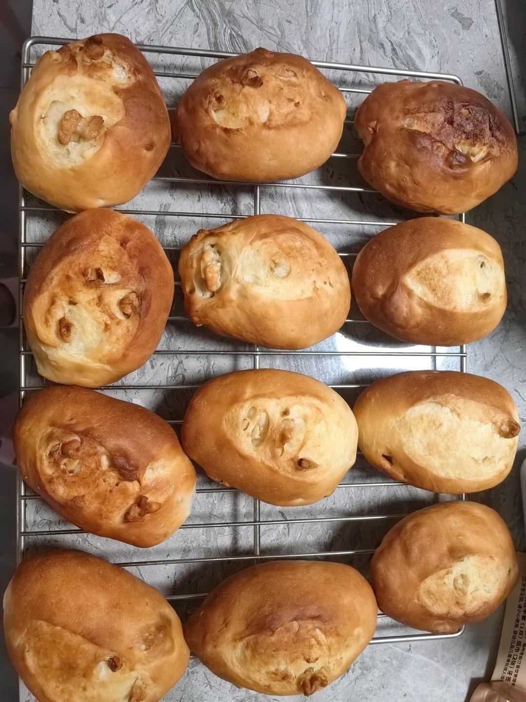 经典奶盐风味，鲜奶核桃盐面包