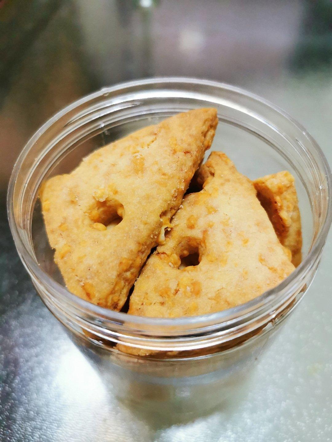 大孔奶酪饼干