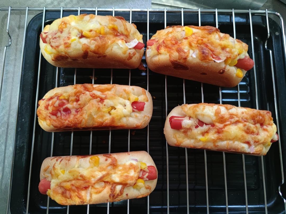 一个面团撑起一家店的台式面包—香肠面包