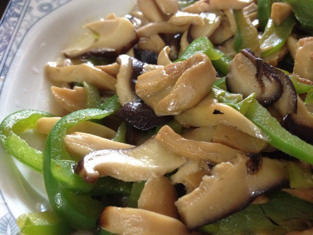 肉片炒双菇