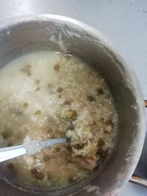大米绿豆粥的做法 步骤2