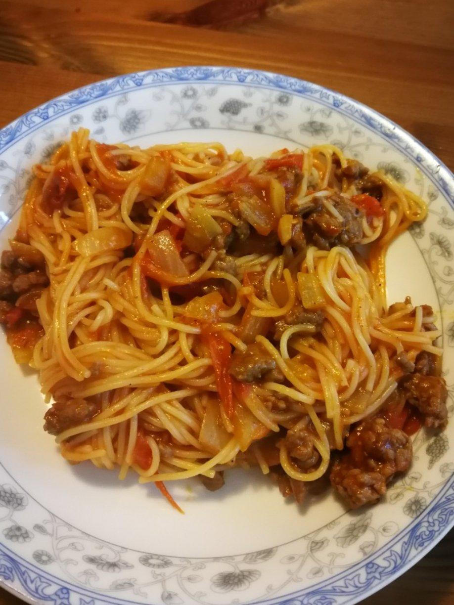 番茄肉酱意大利面