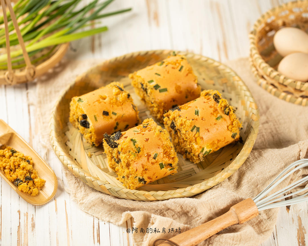 百吃不腻的香葱肉松蛋糕卷~咸甜适口~操作简单！的做法