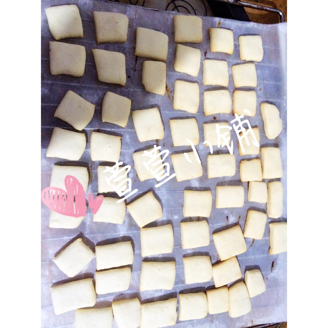 牛奶方块小饼干