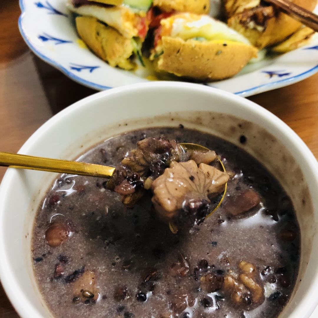 豆浆杂粮粥（别名：回归正轨粥）丨健康·三餐