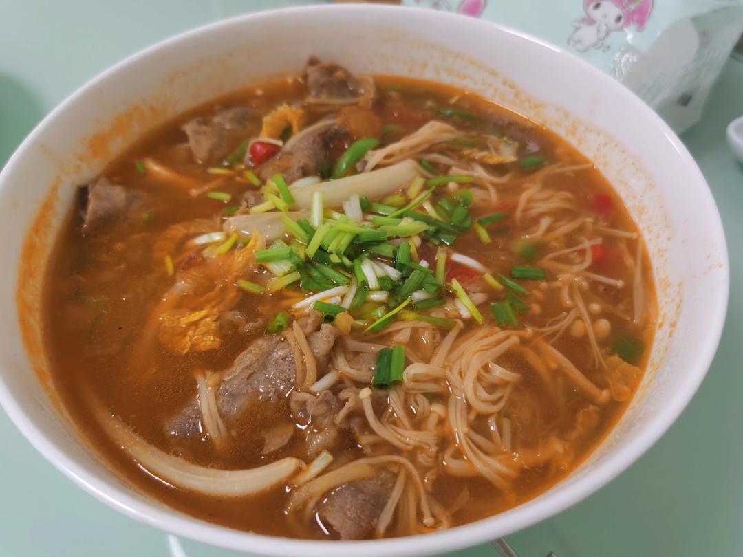 金针菇番茄肥牛卷