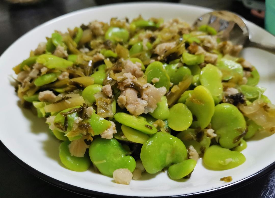 咸菜肉末炒蚕豆瓣