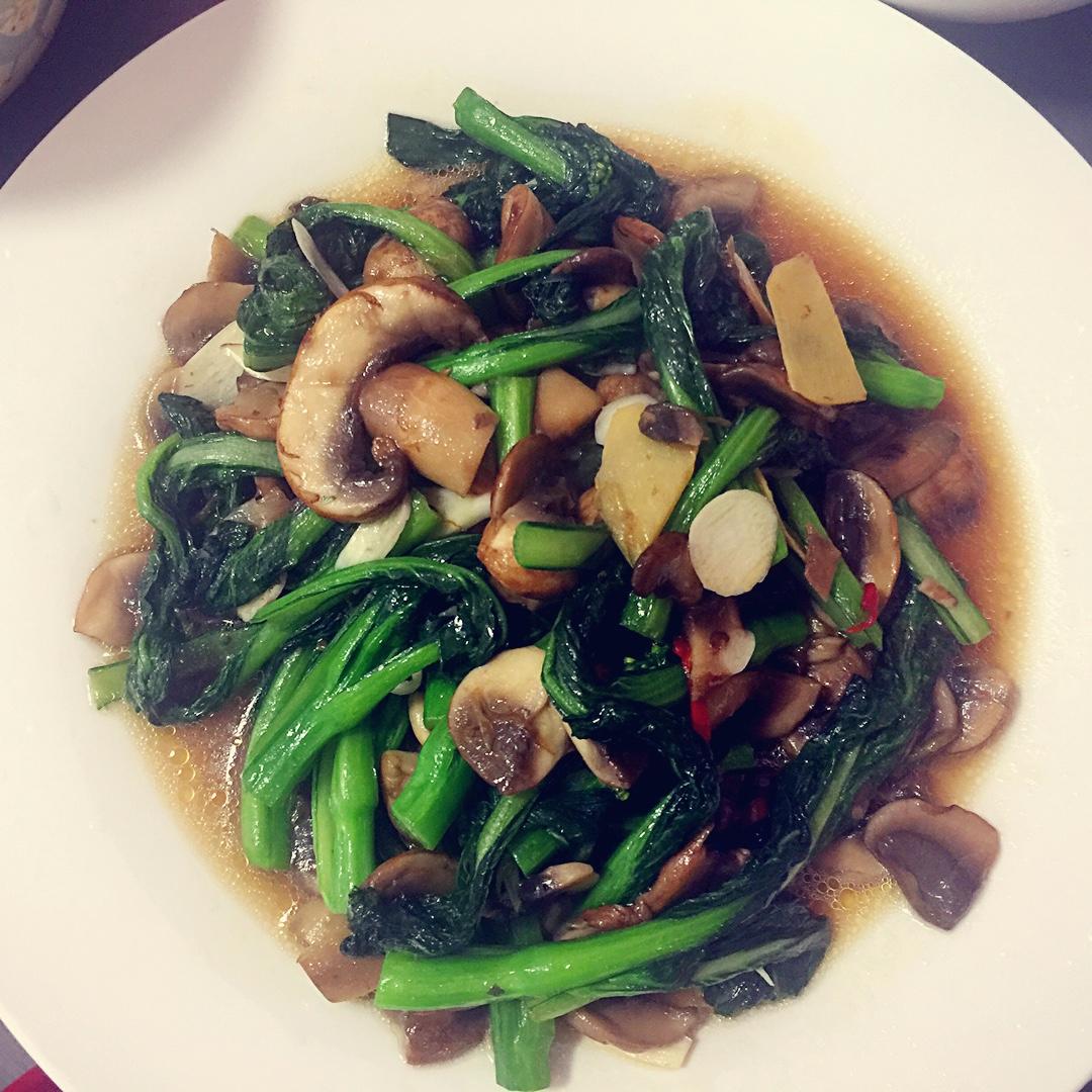 青菜炒蘑菇