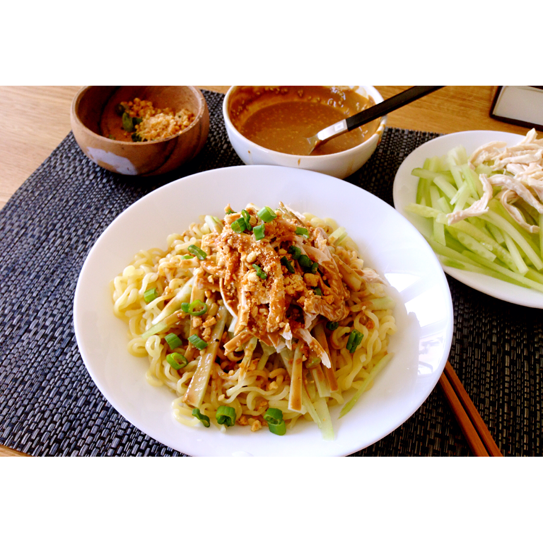 鸡丝麻酱凉面