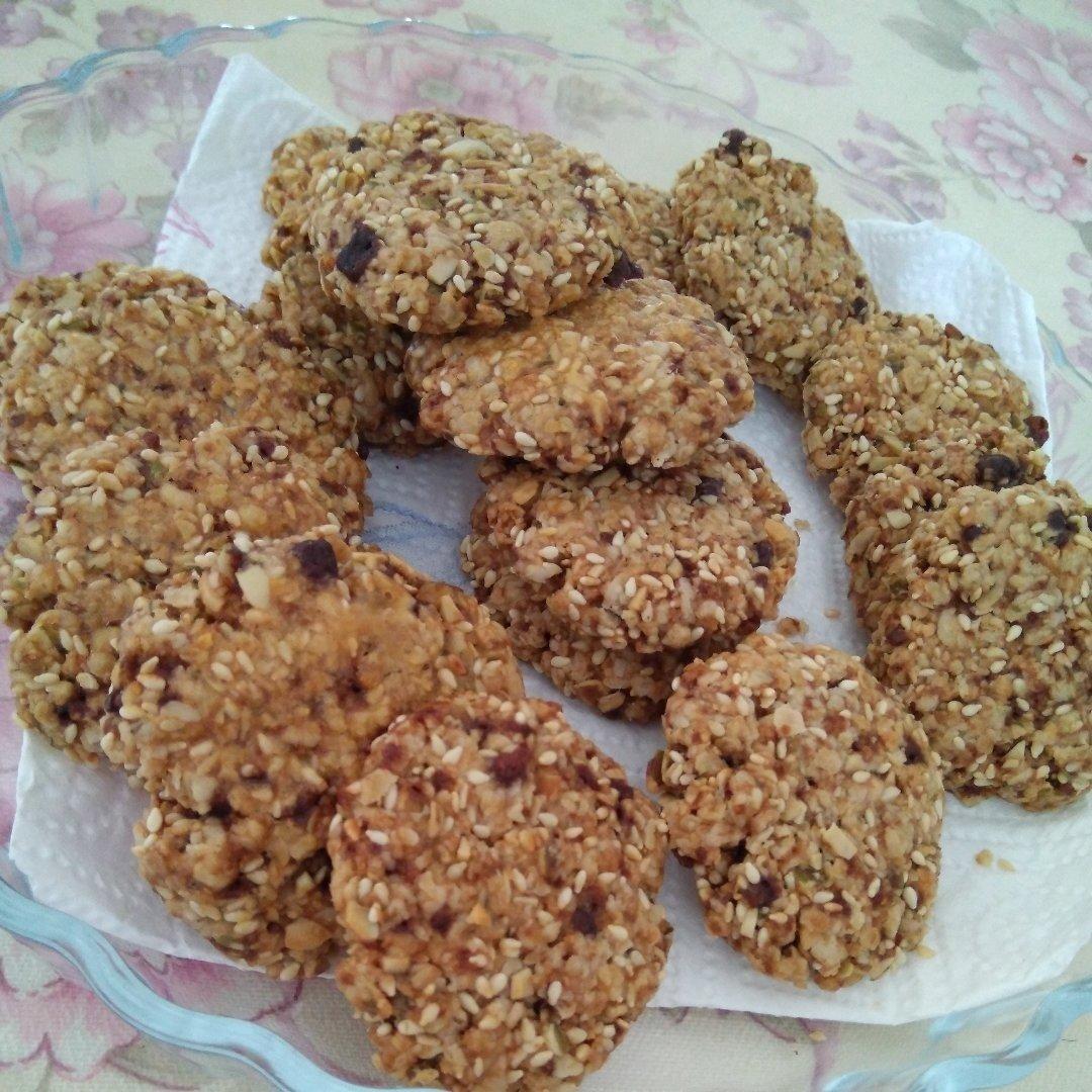 素食:有机燕麦芝麻大饼干