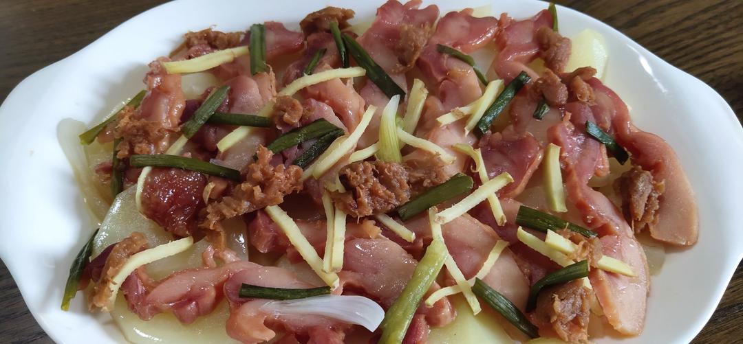 清蒸春笋土豆腊鸡腿