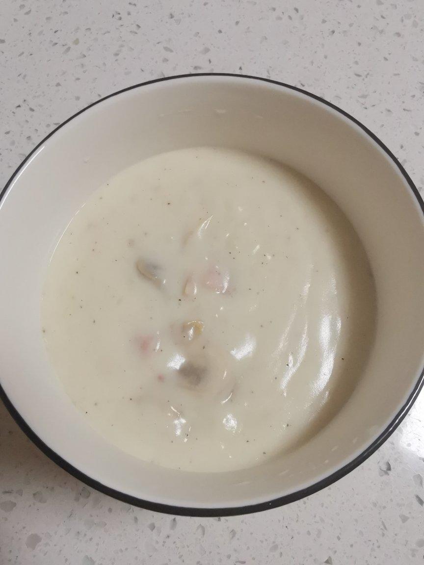 奶油蘑菇浓汤（小朋友超爱）