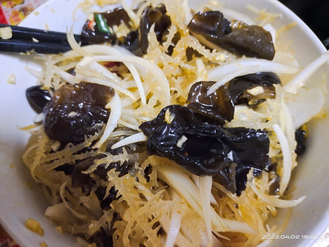 【凉拌木耳】按照我的做法，比饭店还好吃！调味汁是关键~好吃到停不下来