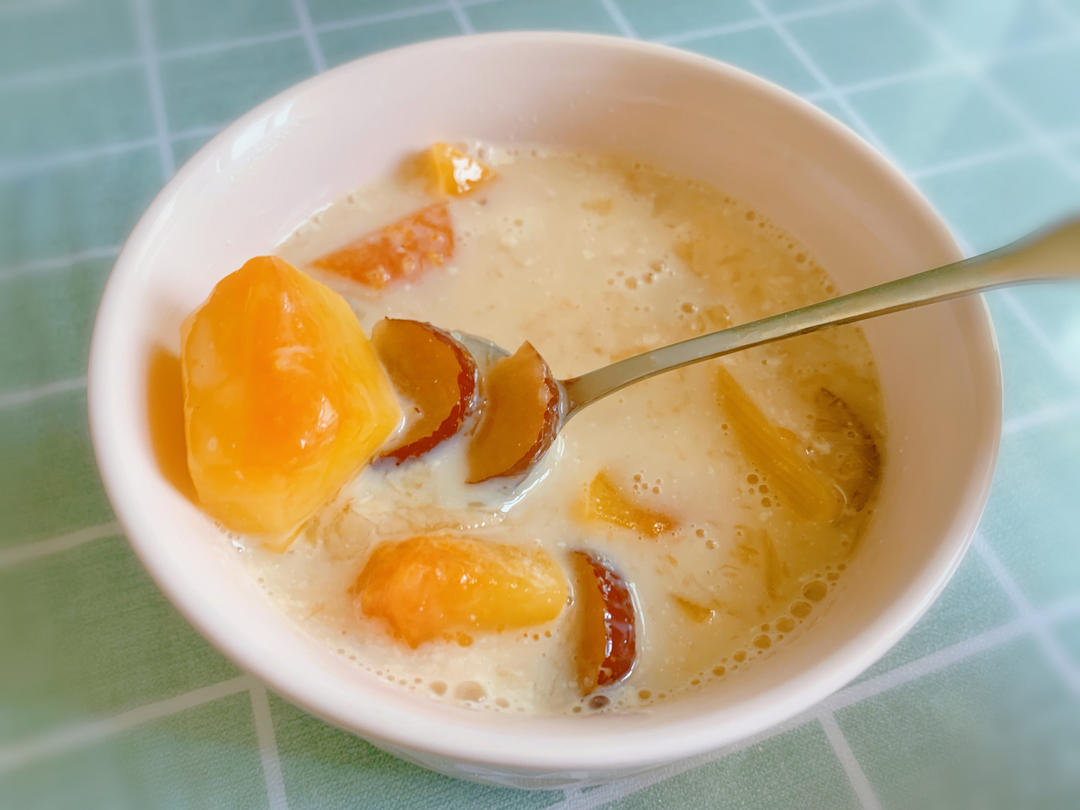 木瓜牛奶银耳汤，美白养颜必喝