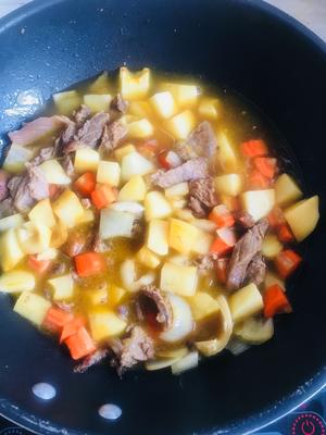 咖喱牛肉炖土豆的做法 步骤5