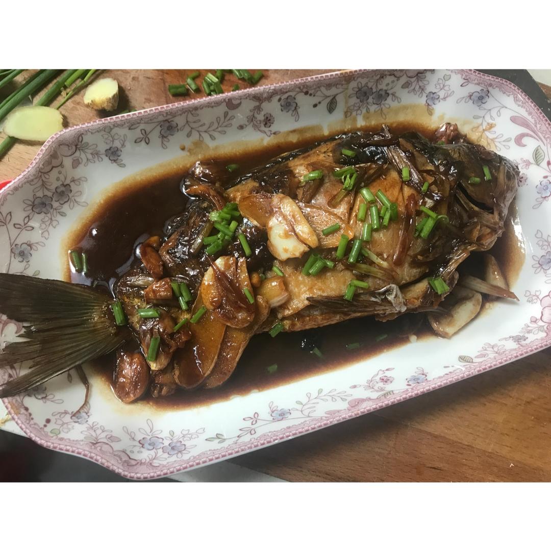 红烧鲫鱼