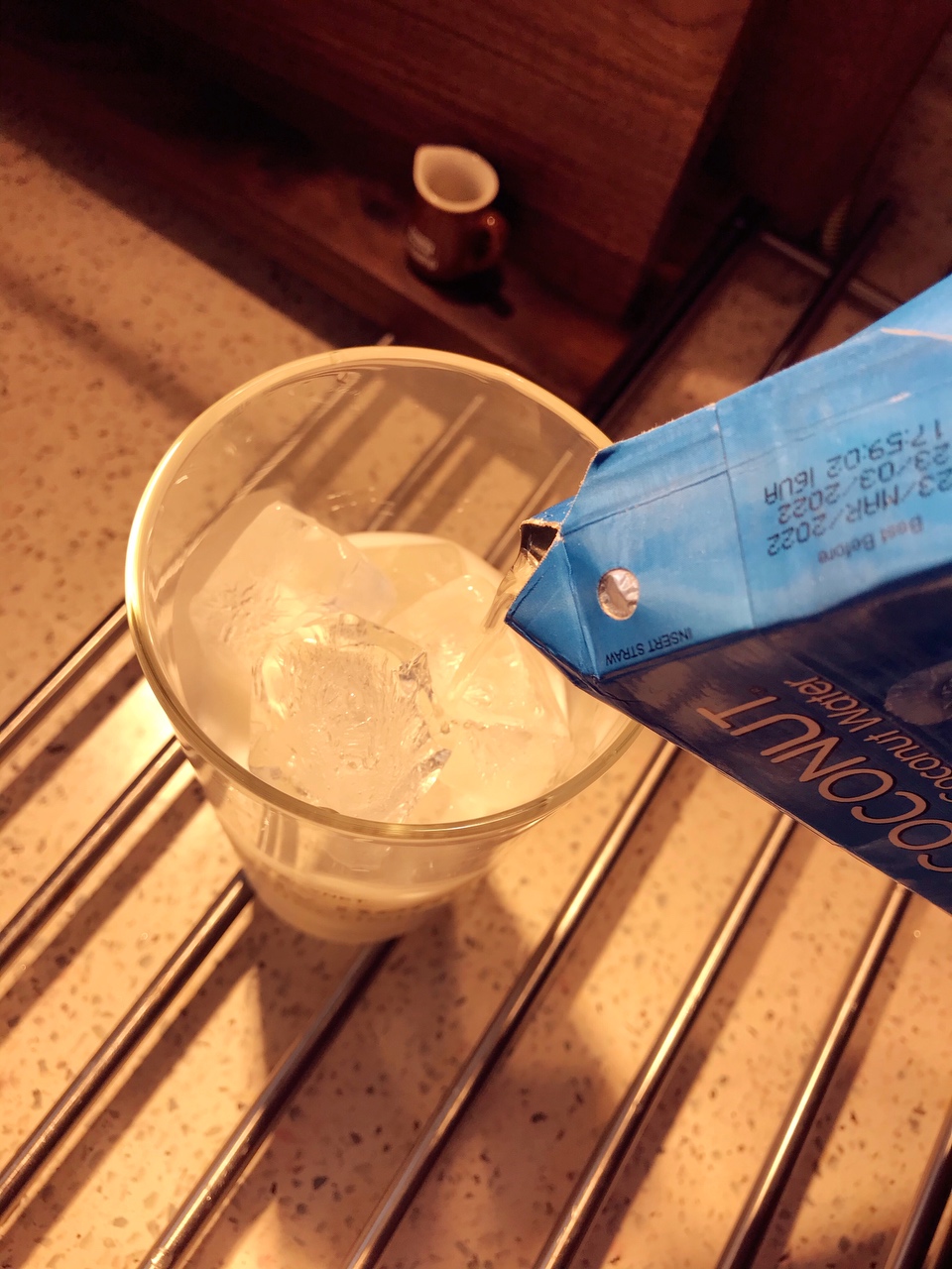 生椰拿铁冰咖的做法 步骤8