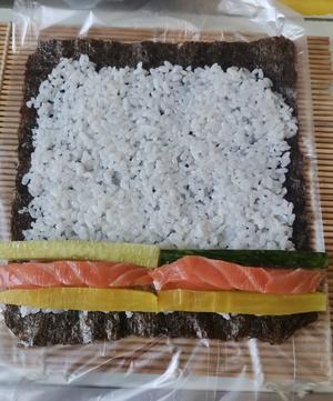 三文鱼寿司卷的做法 步骤9